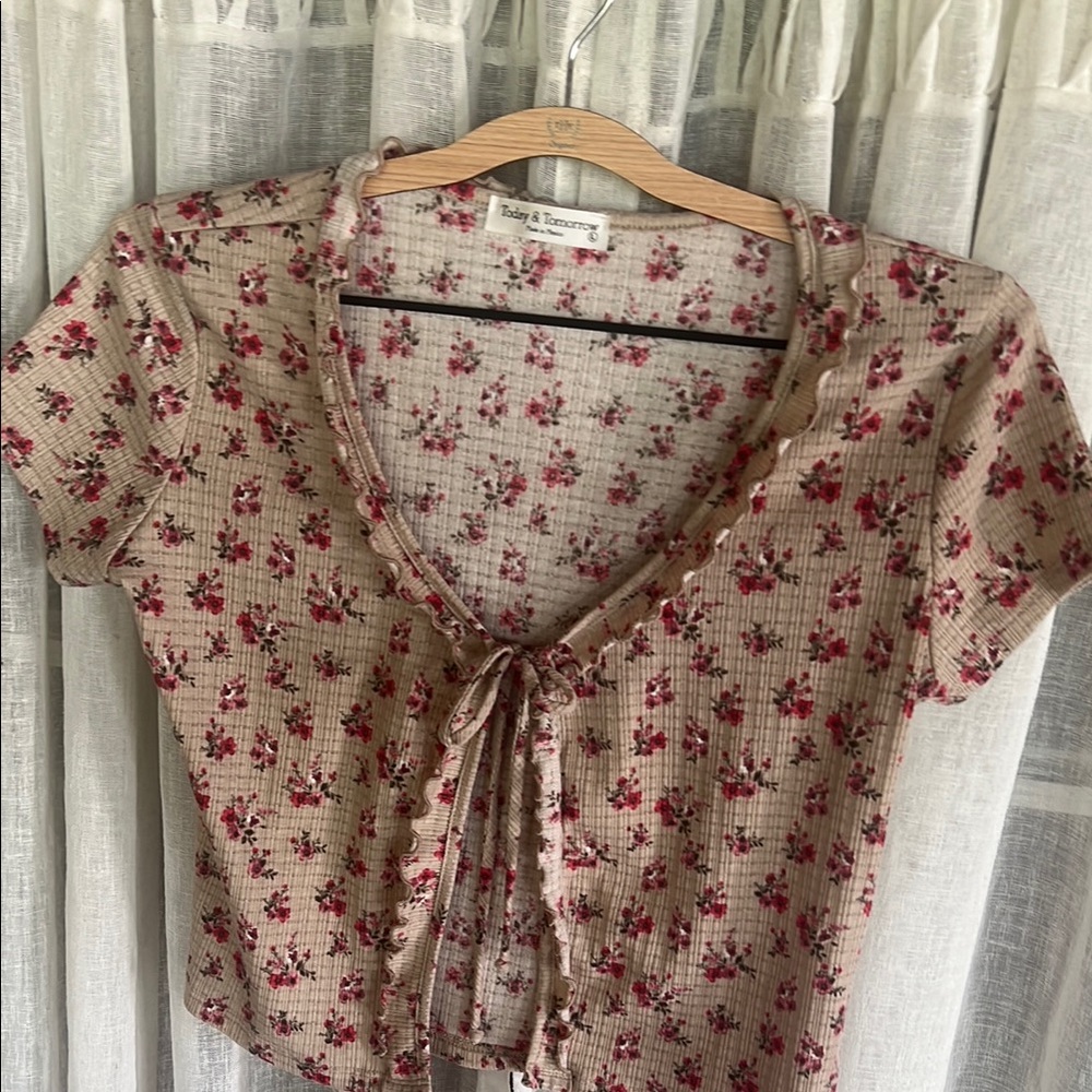 Cream Puff Sleeve Crop Blouse with Tie Front